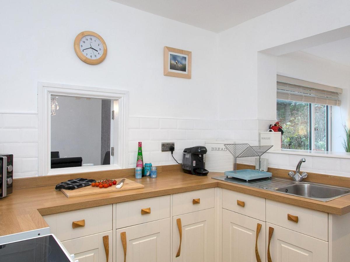 Pass The Keys Modern Coastal Home In Bull Bay Amlwch エクステリア 写真