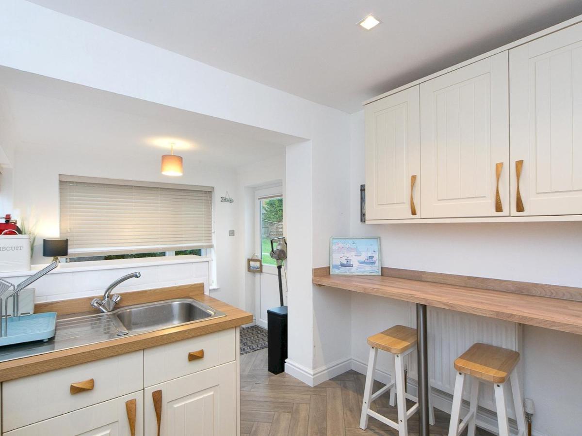 Pass The Keys Modern Coastal Home In Bull Bay Amlwch エクステリア 写真