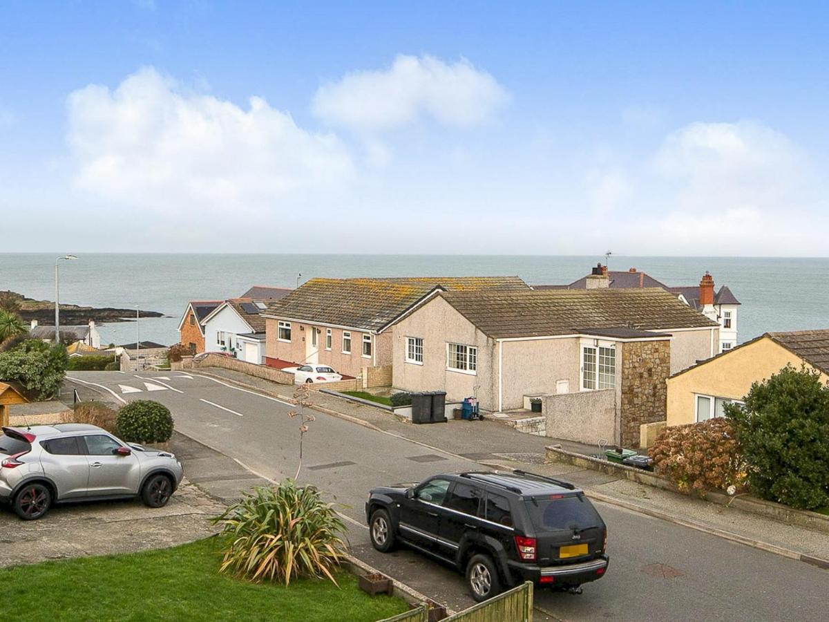 Pass The Keys Modern Coastal Home In Bull Bay Amlwch エクステリア 写真