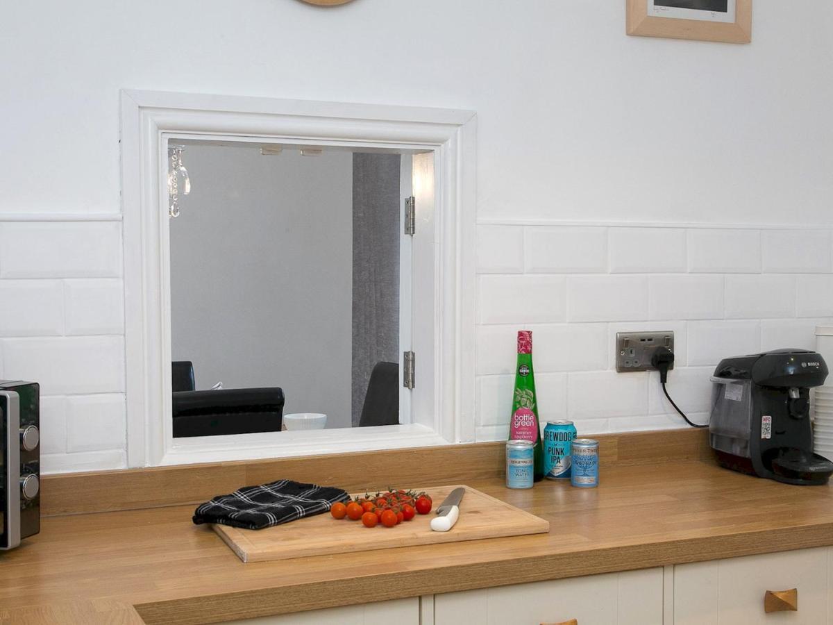 Pass The Keys Modern Coastal Home In Bull Bay Amlwch エクステリア 写真