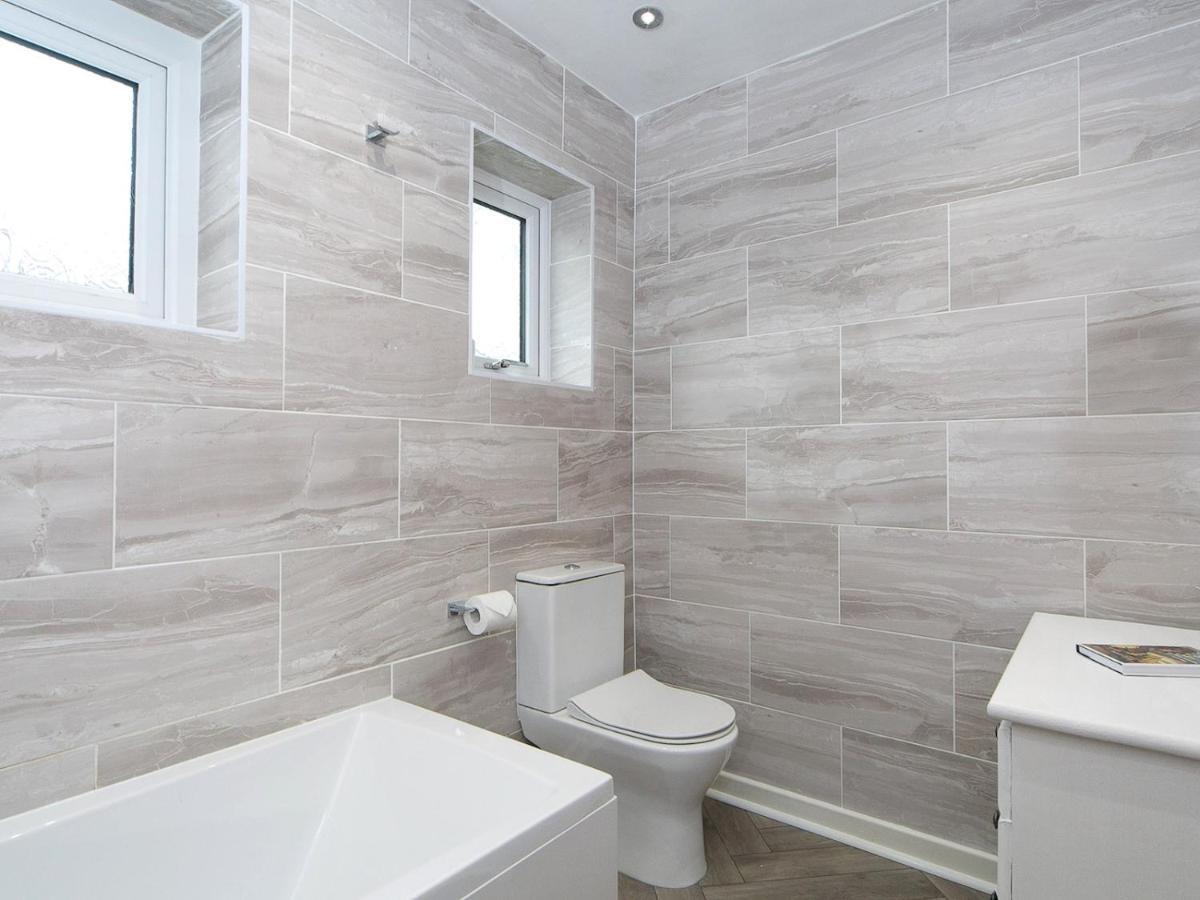 Pass The Keys Modern Coastal Home In Bull Bay Amlwch エクステリア 写真