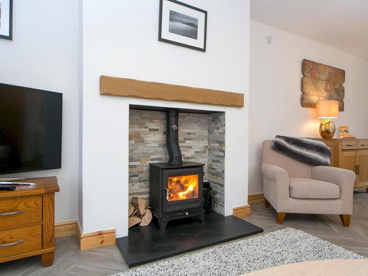Pass The Keys Modern Coastal Home In Bull Bay Amlwch エクステリア 写真