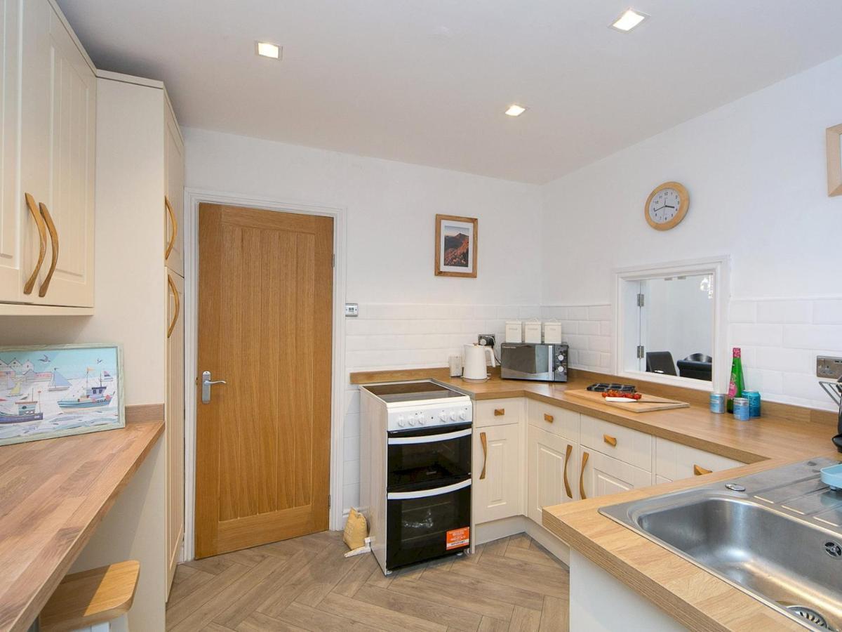 Pass The Keys Modern Coastal Home In Bull Bay Amlwch エクステリア 写真