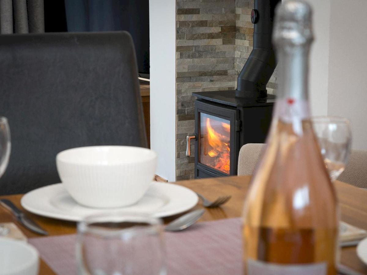 Pass The Keys Modern Coastal Home In Bull Bay Amlwch エクステリア 写真