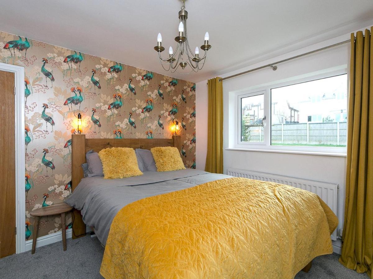 Pass The Keys Modern Coastal Home In Bull Bay Amlwch エクステリア 写真
